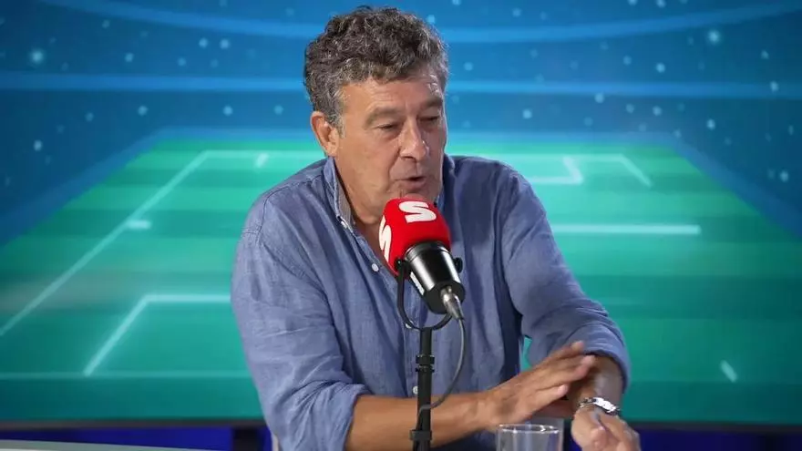 Alfredo Martínez sobre Fermín: "Sino es el mejor jugador del mundo, está por ahí"