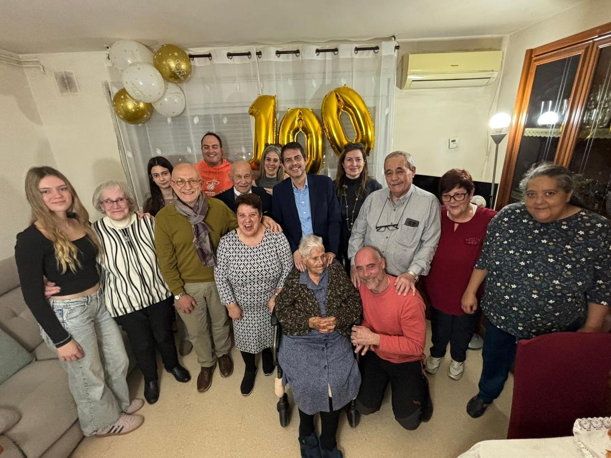L’Ajuntament d’Igualada felicita la centenària Àngela Cruz Quiñones