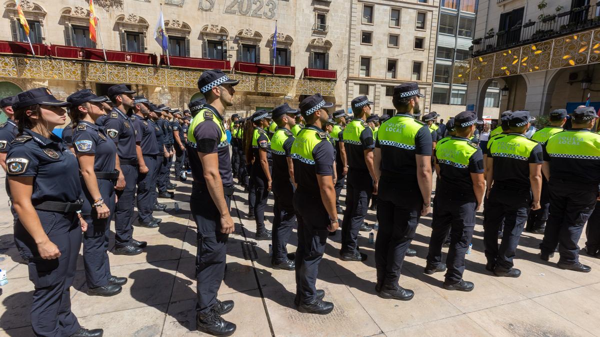 Este año tuvo lugar la mayor toma de posesión de policías locales en Alicante
