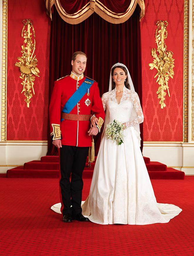 Boda Real del Príncipe Guillermo de Inglaterra y Kate Middleton: los recién casados posan