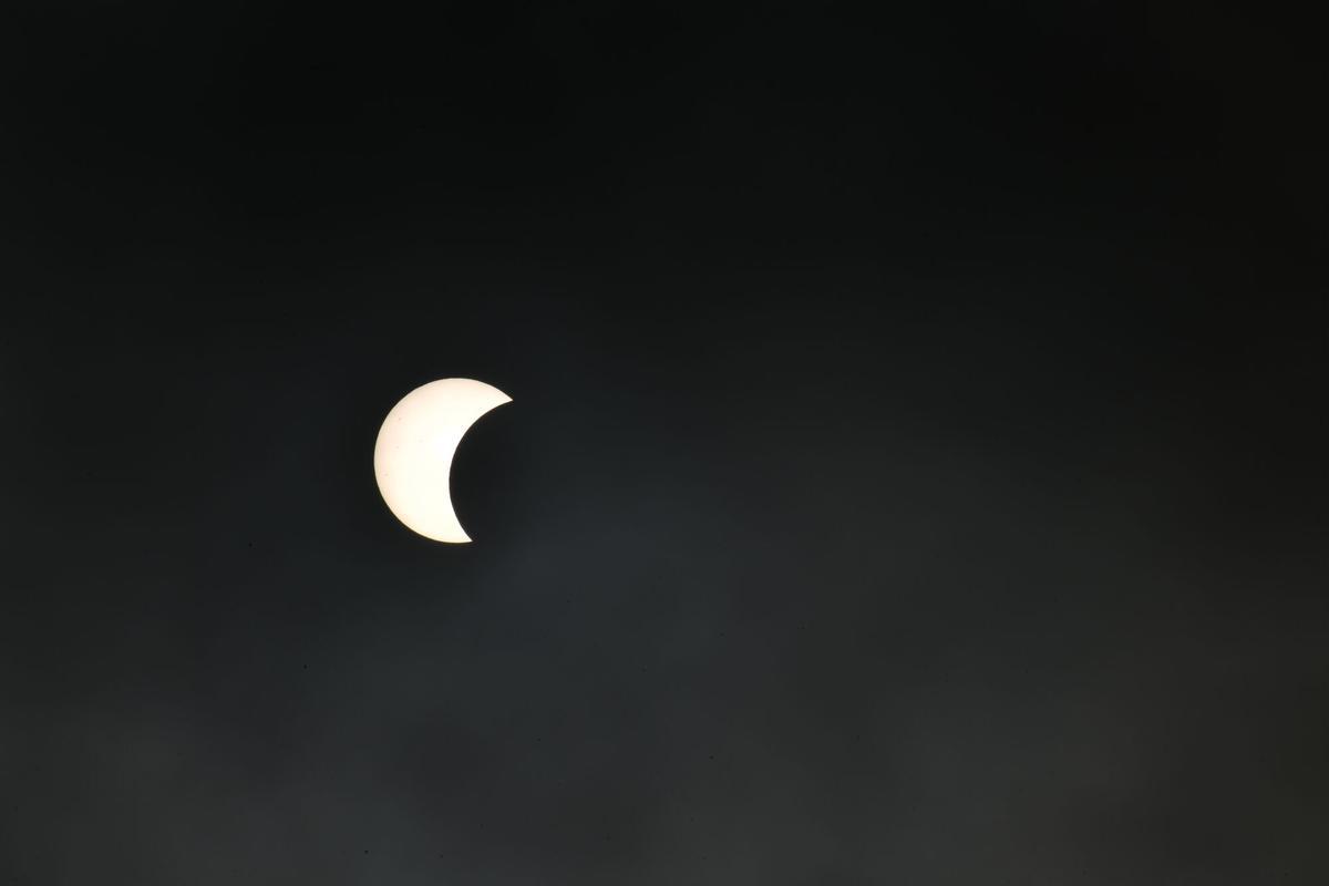 Cientos de curiosos se acercaron a ver un evento astronómico único en Punta Herminia Cientos de curiosos se acercaron a ver un evento astronómico único en Punta Herminia