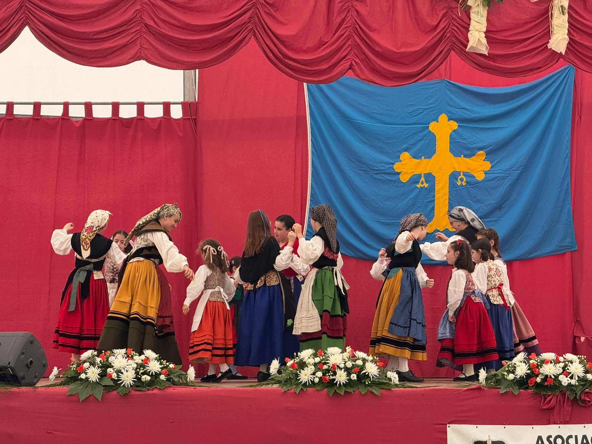 Así se bailó en Argüelles para celebrar los 47.º años de El Piñote