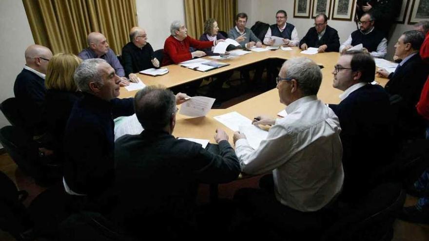 Reunión del Consejo Rector de la Junta Pro Semana Santa, ayer.