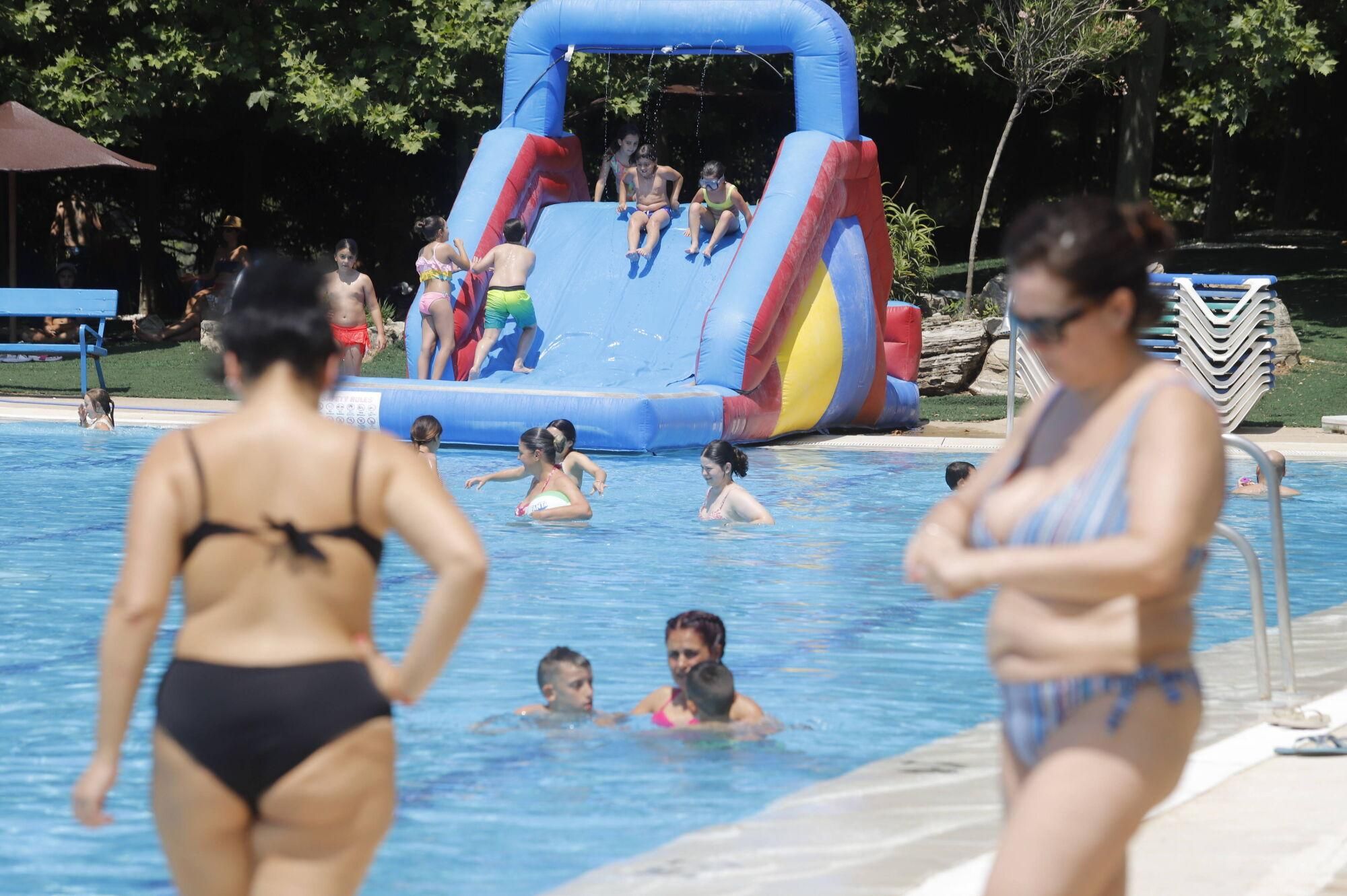 Domingo de piscina en Assuan y Las Dos Columnas