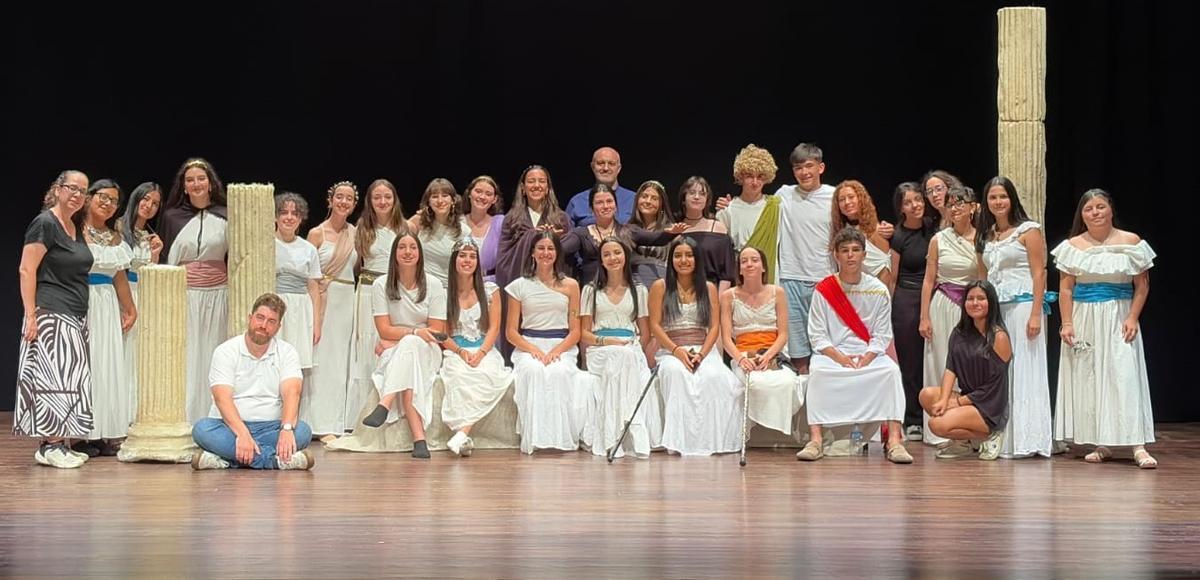 Los protagonistas de la obra teatral.