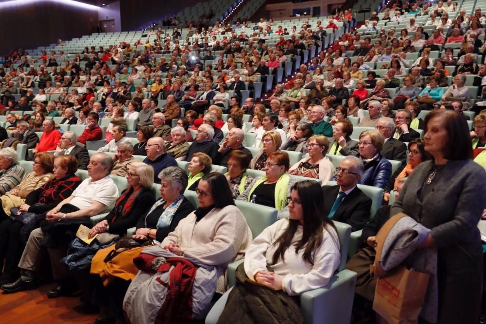 El empresario y músico aficionado fue director y cantante de varias agrupaciones.