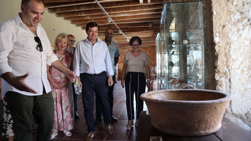 Mañueco: &quot;Cada comercio que se abra es una señal de optimismo&quot;