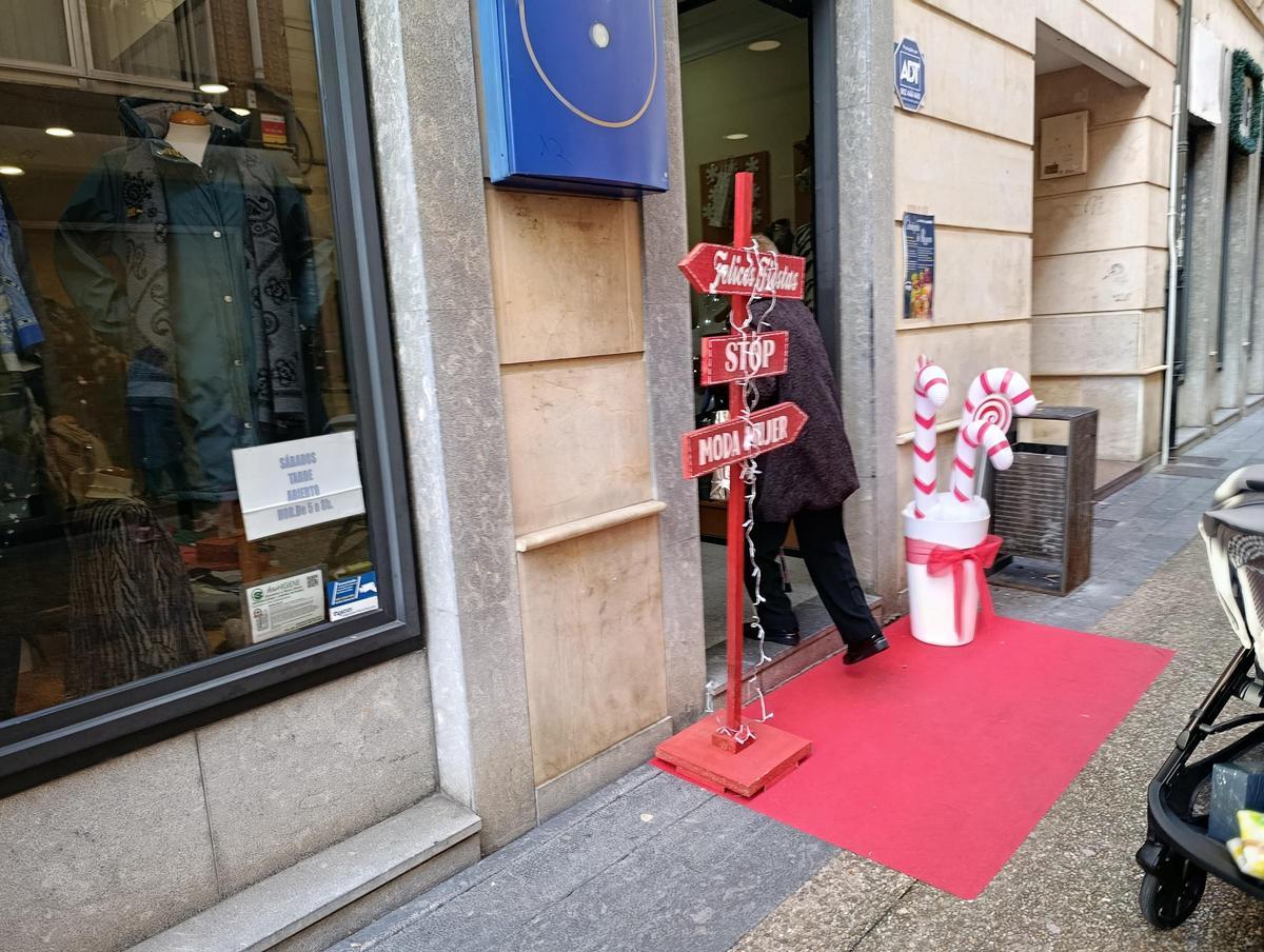 El adorno navideño que une a los comercios de la Pola