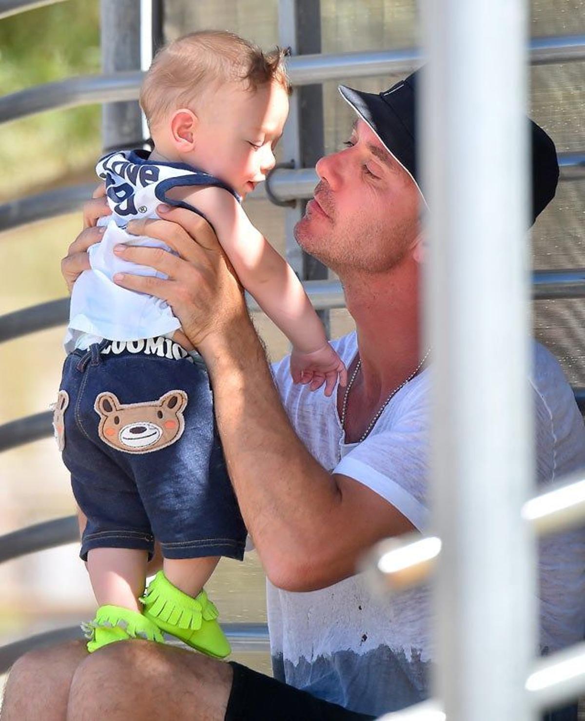 Gavin Rossdale y su hijo Apollo