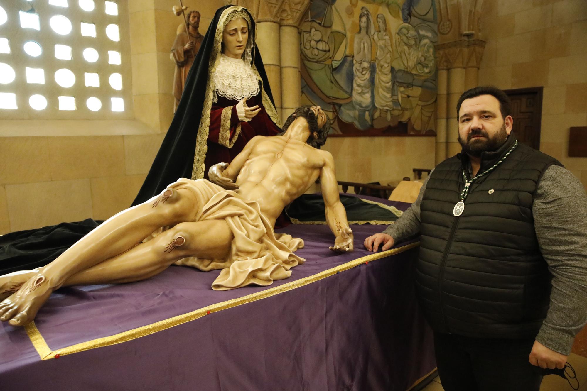 Las “joyas” que salen en procesión: así son las imágenes más destacadas de la Semana Santa de Gijón