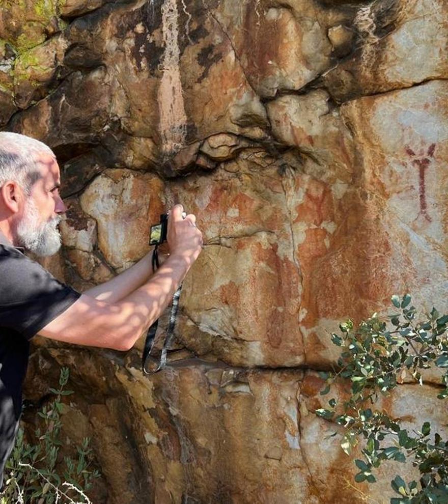 Descubren en Alcaracejos (Córdoba) unas pinturas atribuidas al arte rupestre prehistórico