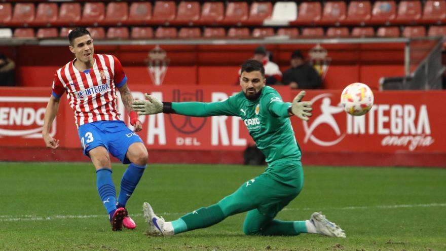 El Sporting frena la salida de Djuka al Valladolid: rechazan una oferta de cesión