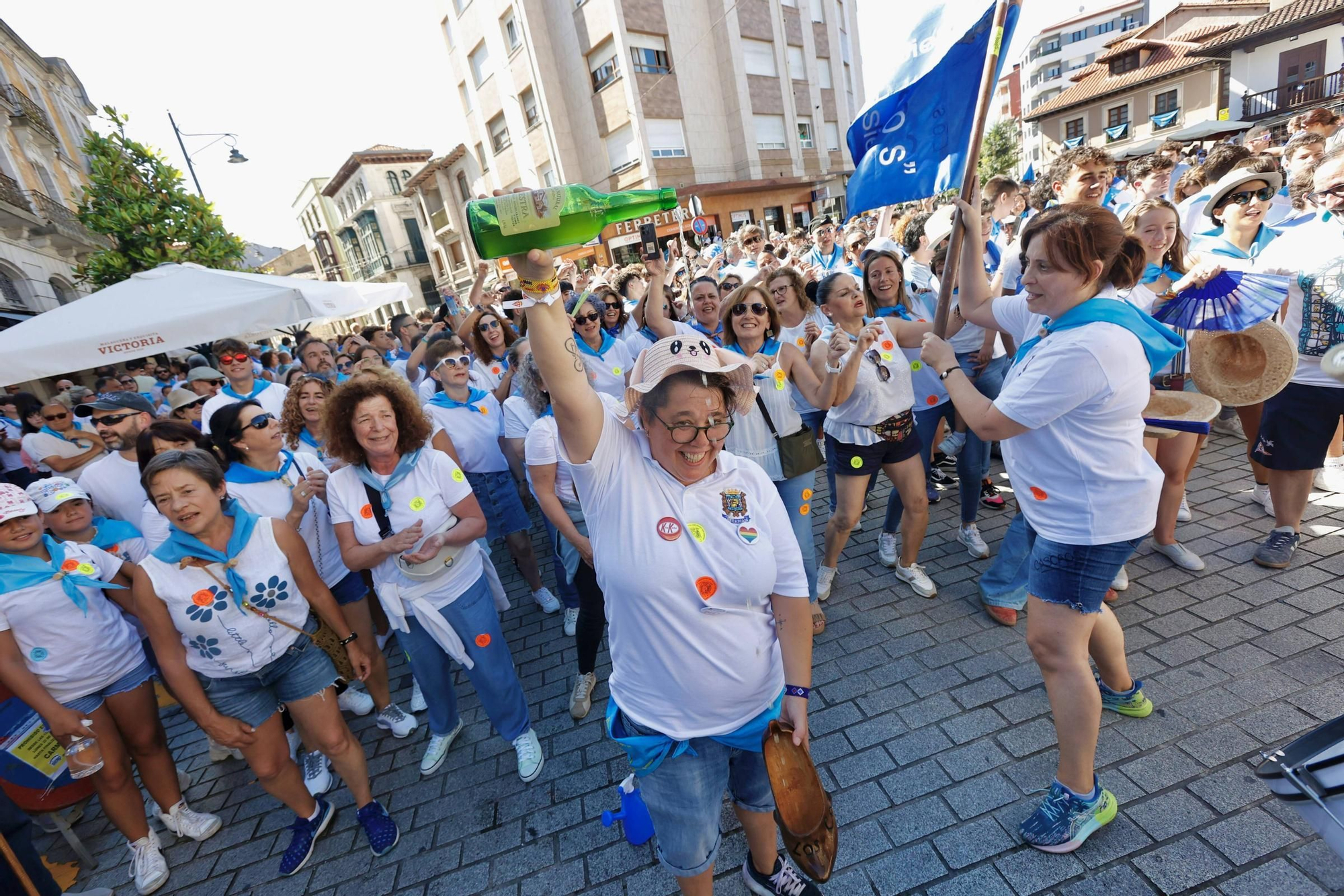 EN IMÁGENES: así ha arrancado el Carmín de la Pola 