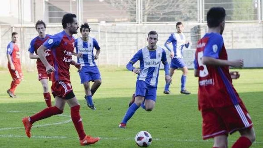 Marcos Blanco, del Avilés, en un partido de esa temporada.