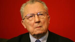 FILE PHOTO: Frances socialist leader Jacques Delors seen during a press conference in support of the yes to t..