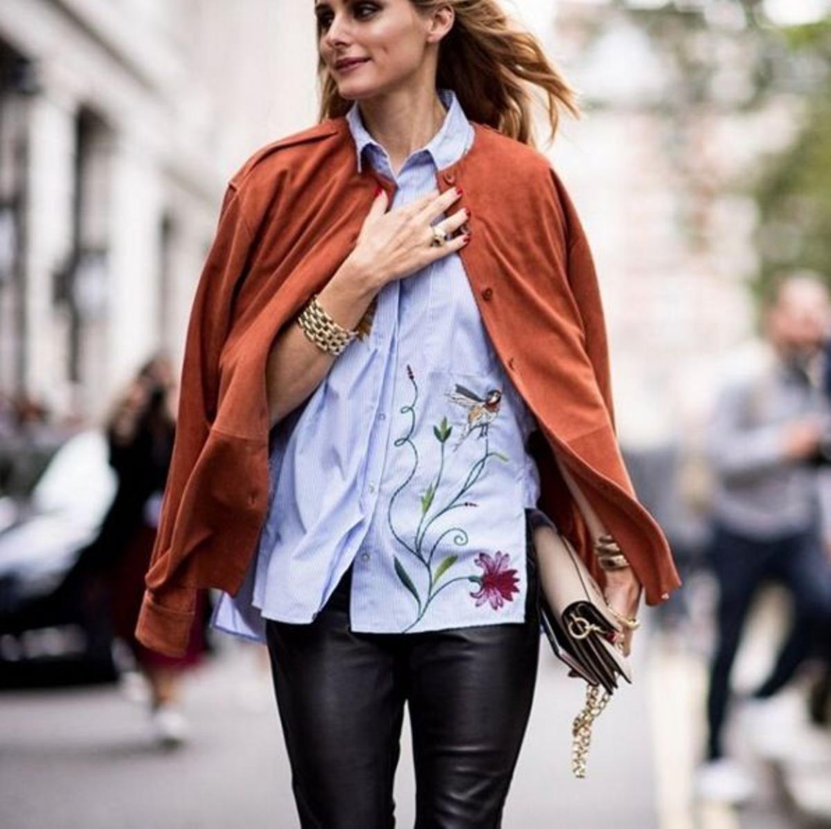 Olivia Palermo con camisa bordada de Zara