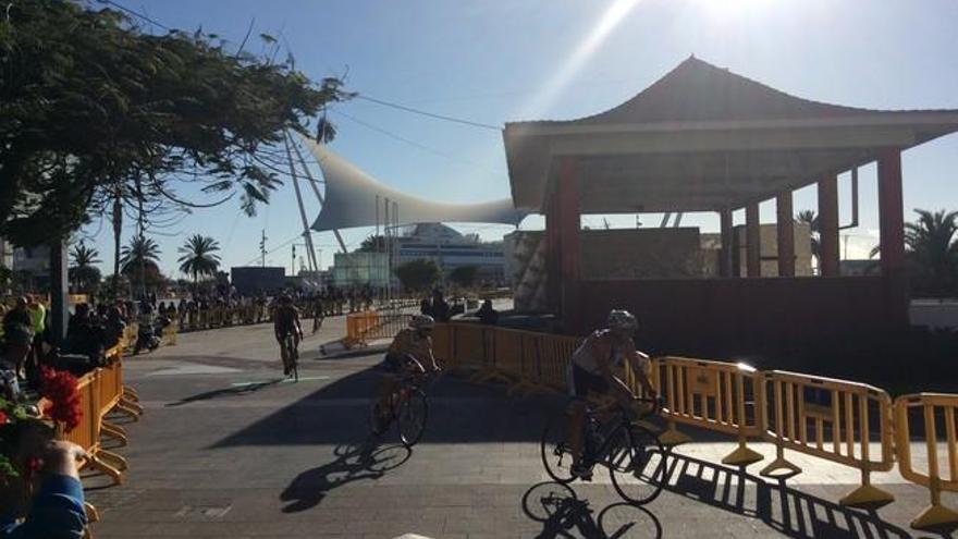 El triatlón se apodera de Las Palmas de Gran Canaria