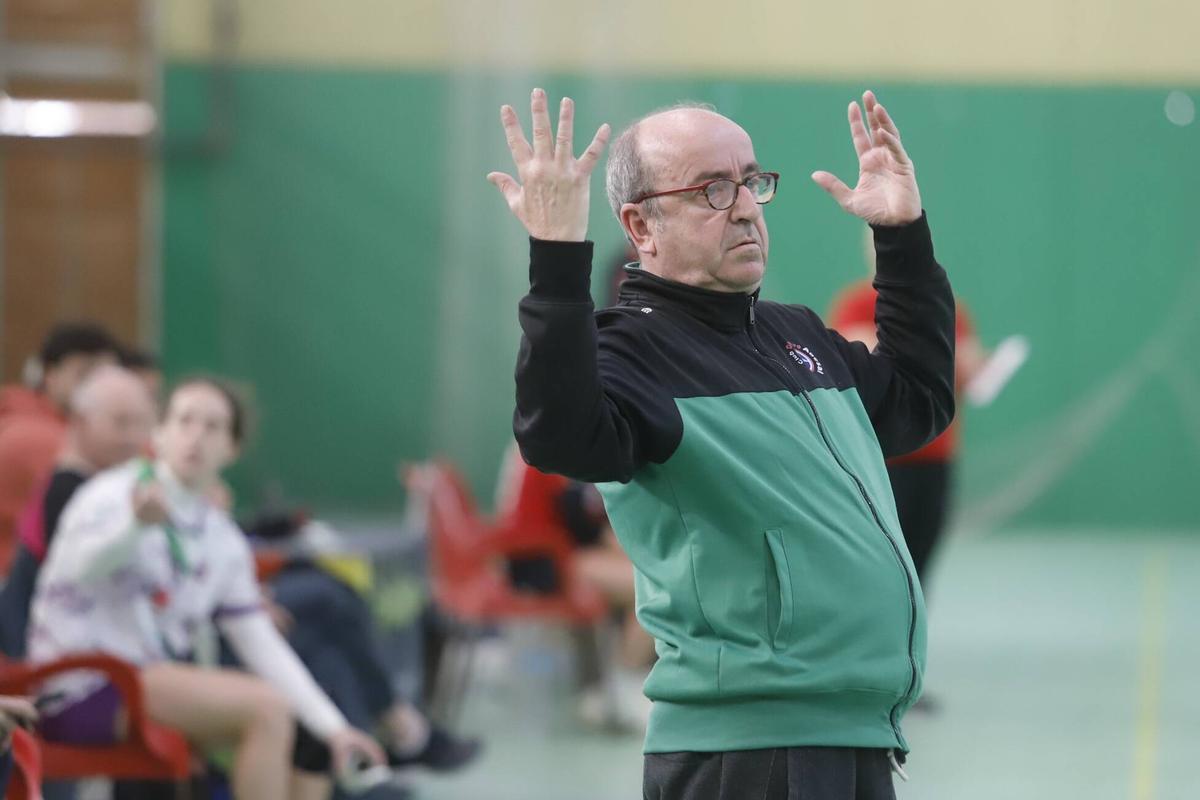 El entrenador del Adesal, Rafa Moreno, durante un encuentro.