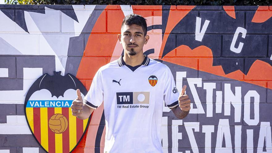 &quot;Estoy muy contento de llegar al Valencia, quiero dejar mi huella&quot;