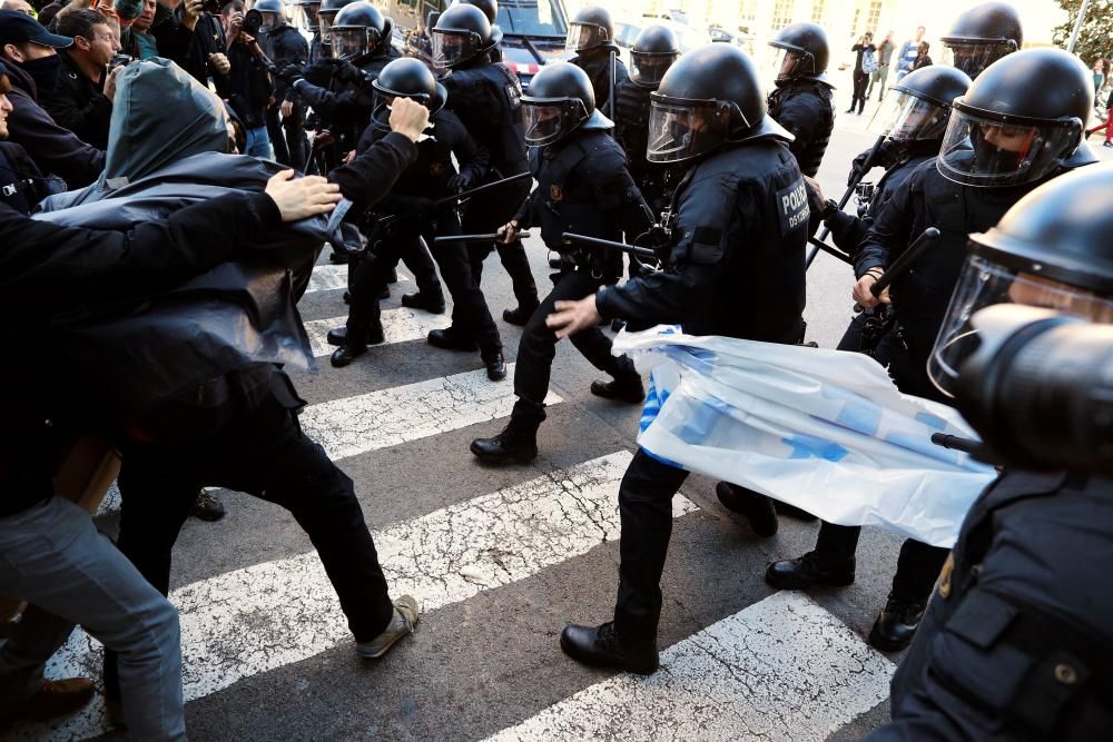 Momentos de tensión tras una carga de los Mossos contra los CDR