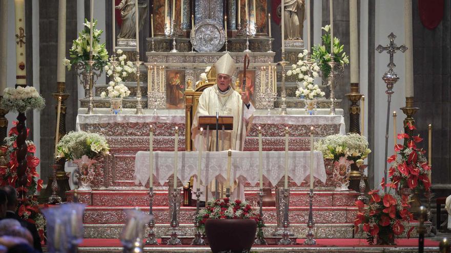 El obispo de Tenerife: «Con nuestra vida de pecado somos cómplices del mal»