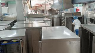 Huelga en las cocinas del HUC por la falta de limpieza y sobrecarga laboral