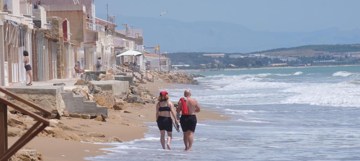 Vecinos de La Marina desafían al alcalde con iniciar un movimiento independentista