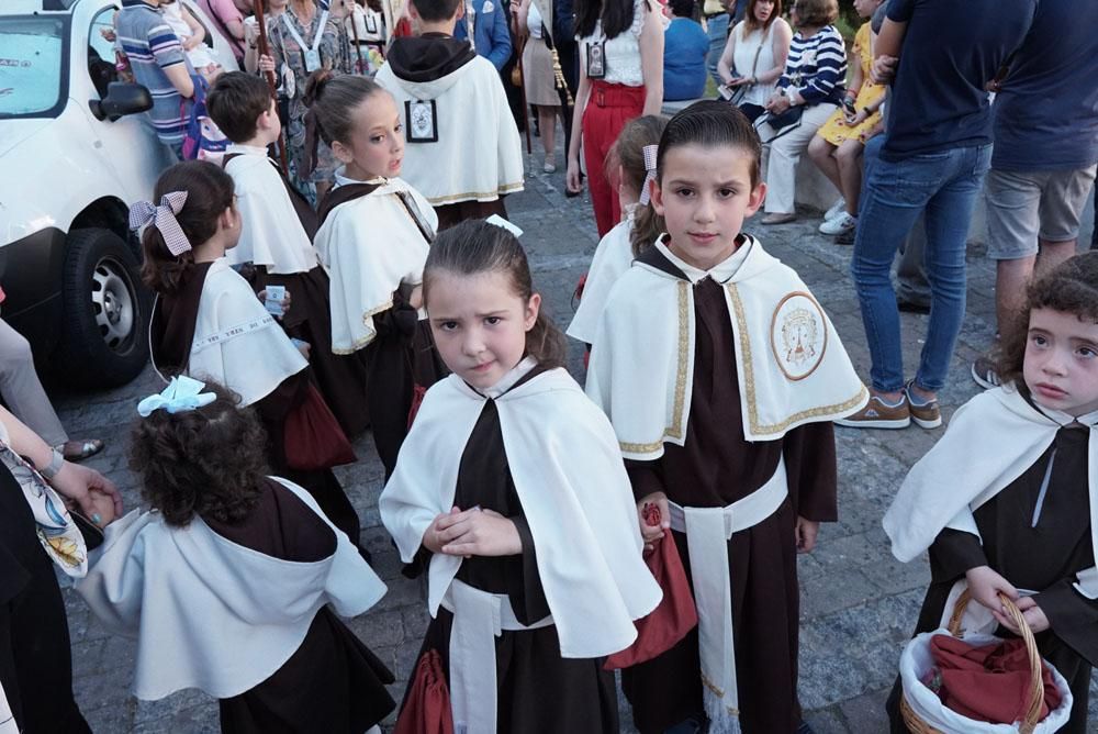 Tarde cofrade con la Reina de los Ángeles, la Virgen de Araceli y el Niño Jesús de Praga