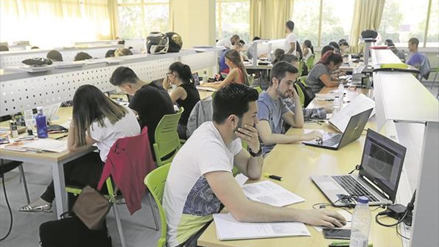 Biblioteca versus feria