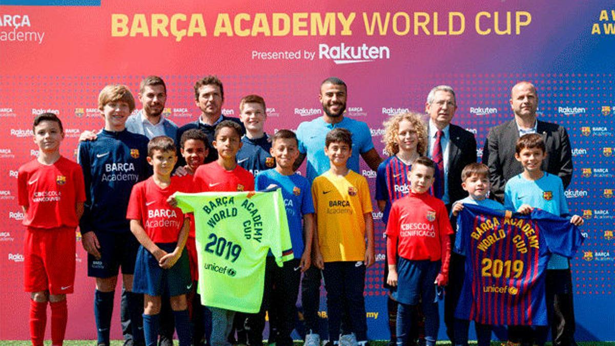 Rafinha presenta el torneo Barça Academy World Cup