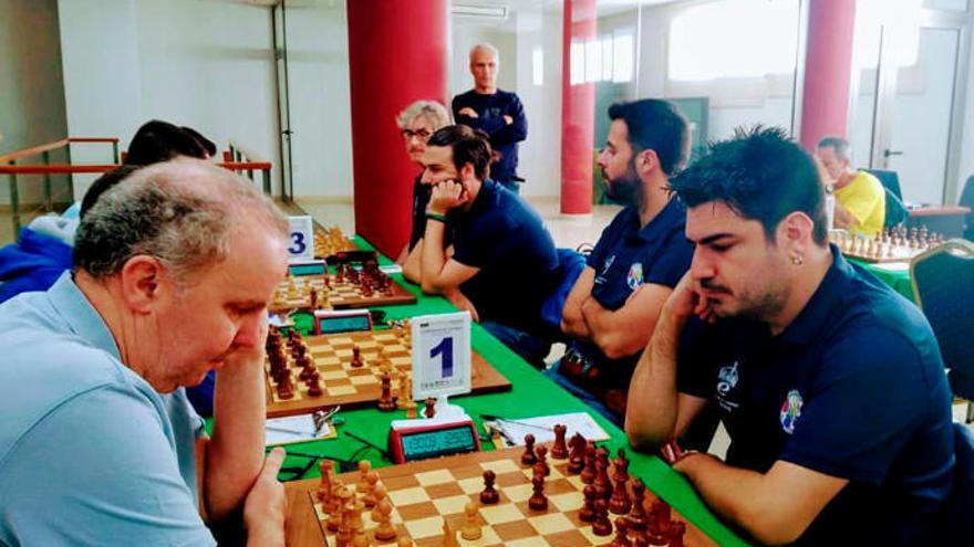 Encuentro entre el CA Guía y el CA Ébano durante el pasado campeonato de Canarias celebrado en Vecindario.