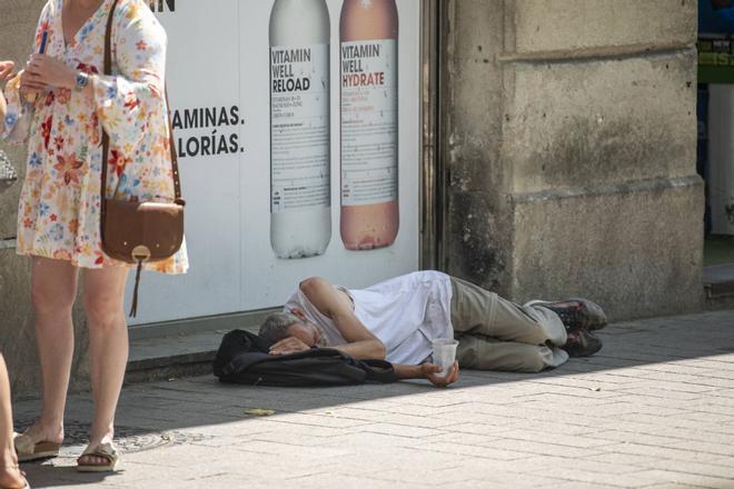 El drama del calor para los sinhogar de Barcelona: "Ya llevamos 10 quemados graves en Santa Anna este verano"