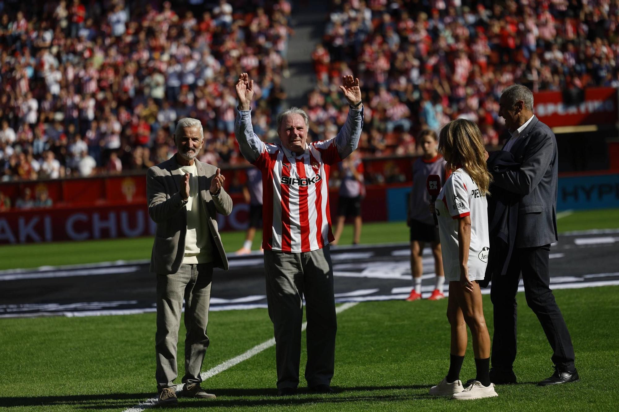 EN IMÁGENES: El partido del Sporting- Racing de Santander en El Molinón
