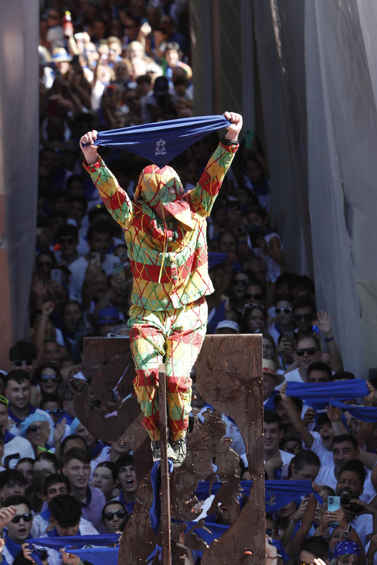 En imágenes | El Cipotegato vuelve a teñir de rojo tomate las calles de Tarazona