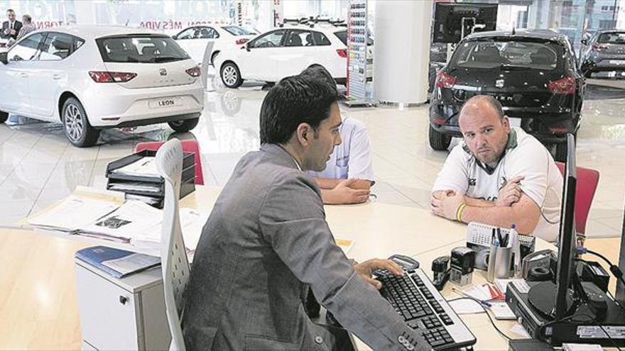 El mensaje ‘antigasóleo’ desploma las ventas en favor de la gasolina