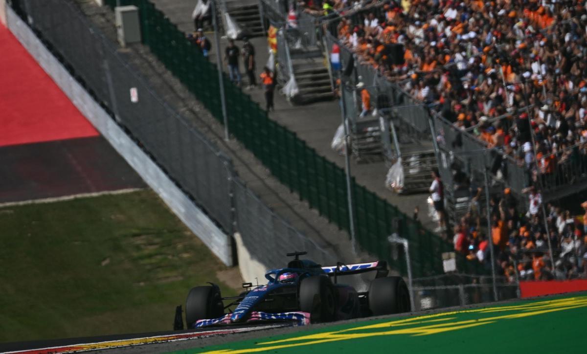 Stavelot (Belgium), 28/08/2022.- Spanish Formula One driver Fernando Alonso of Alpine F1 Team in action during the Formula One Grand Prix of Belgium at the Spa-Francorchamps race track in Stavelot, Belgium, 28 August 2022. (Fórmula Uno, Bélgica) EFE/EPA/CHRISTIAN BRUNA