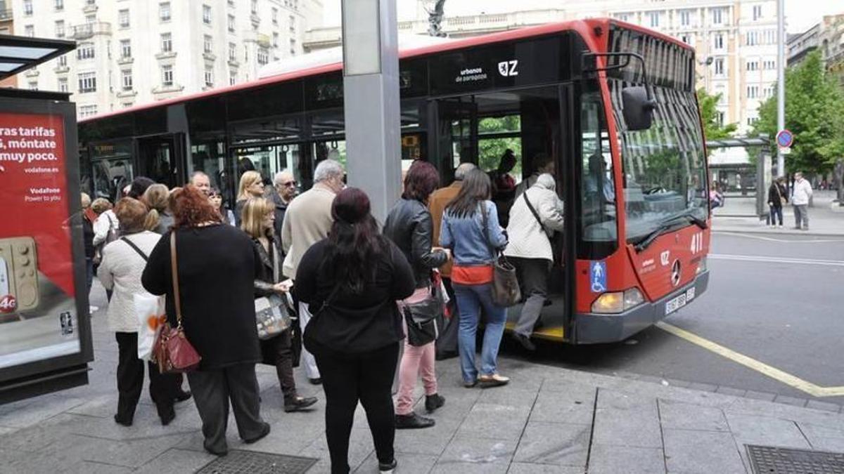 Un bus urbano de Zaragoza.