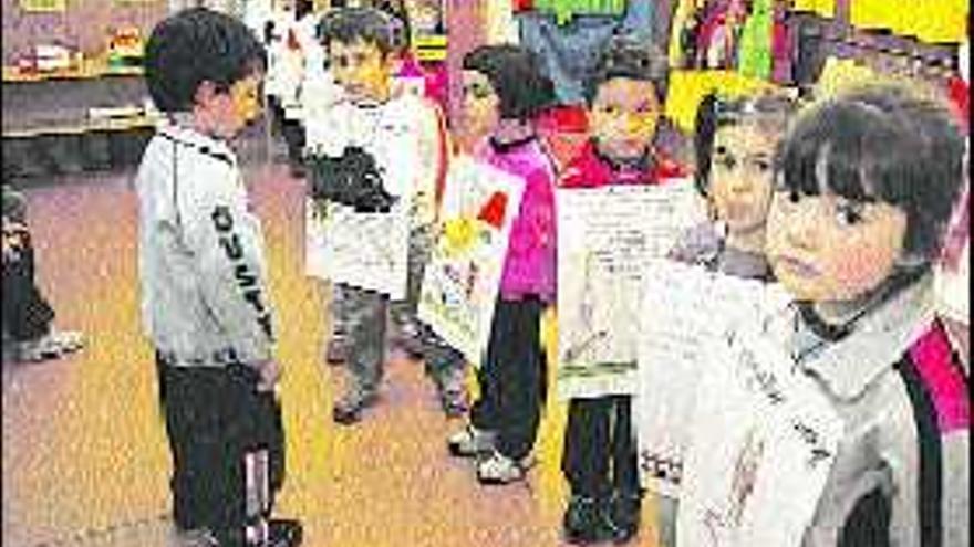 Los escolares del Colegio Turiellos de La Felguera, en una actividad.