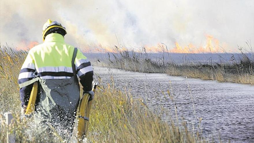 Medio Ambiente pondrá una cámara en el Prat para disuadir a pirómanos