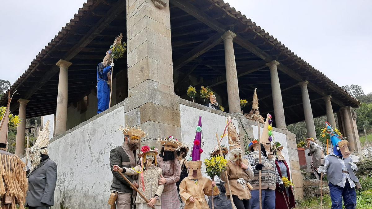 Domingo'l gordu con los Mazcaraos de Rozaes, en Villaviciosa