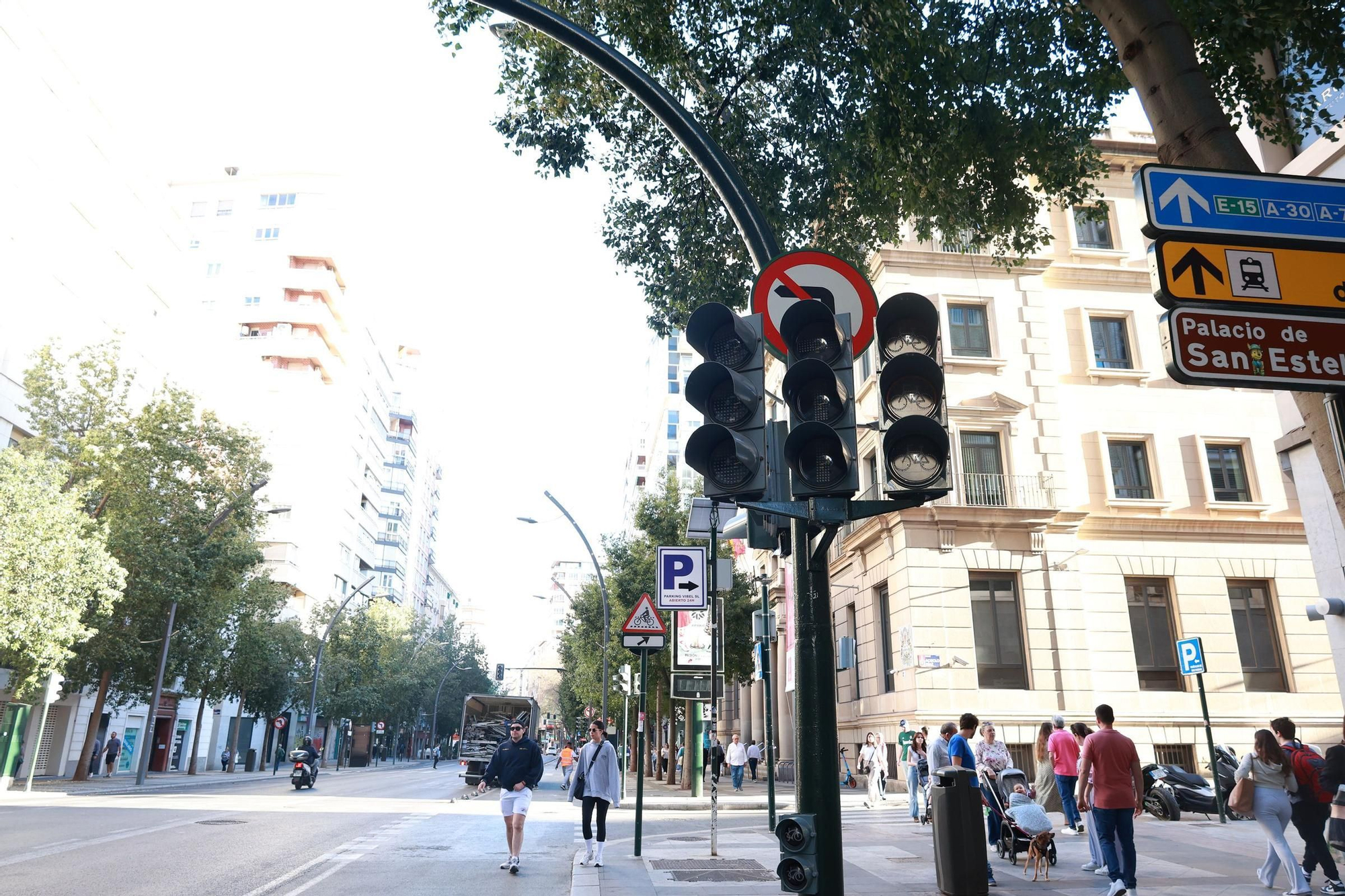 El caos que dejó el apagón eléctrico este lunes por las calles de Murcia, en imágenes