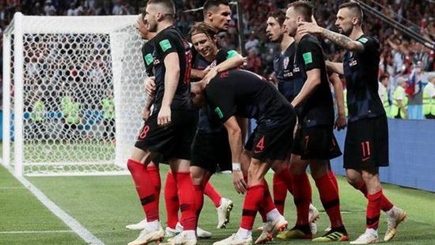 Croacia se impone a Inglaterra por 2-1 y pasa a la final