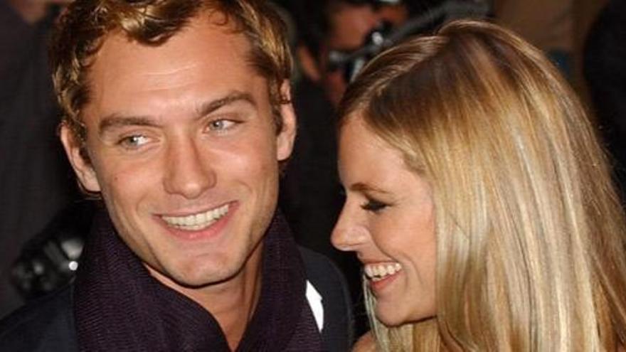 Jude Law y Sienna Miller.