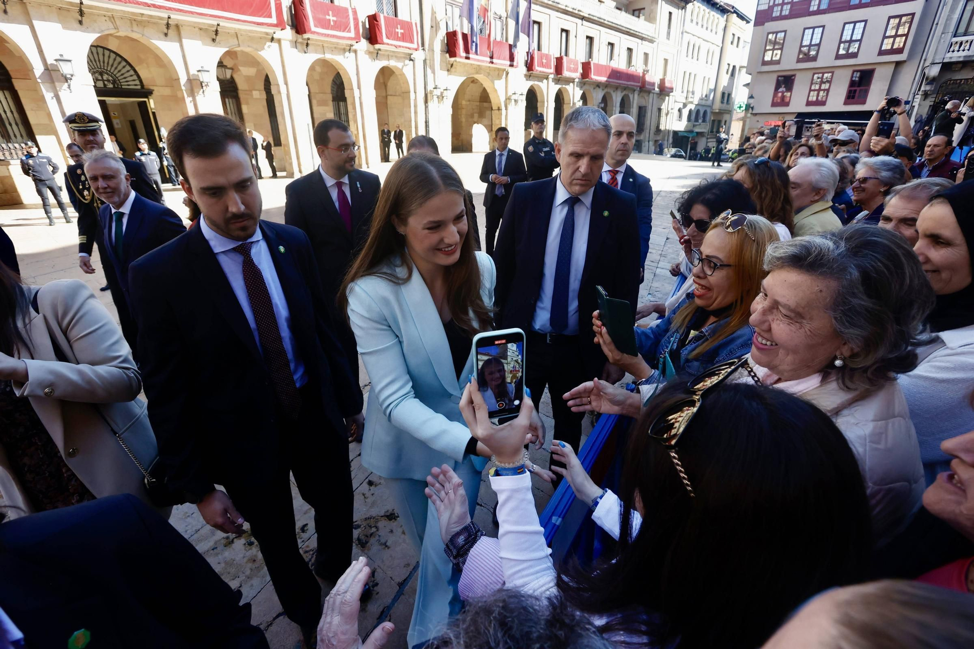 La Princesa Leonor recibe el título de Alcaldesa Honoraria de Oviedo y la Medalla de Asturias.