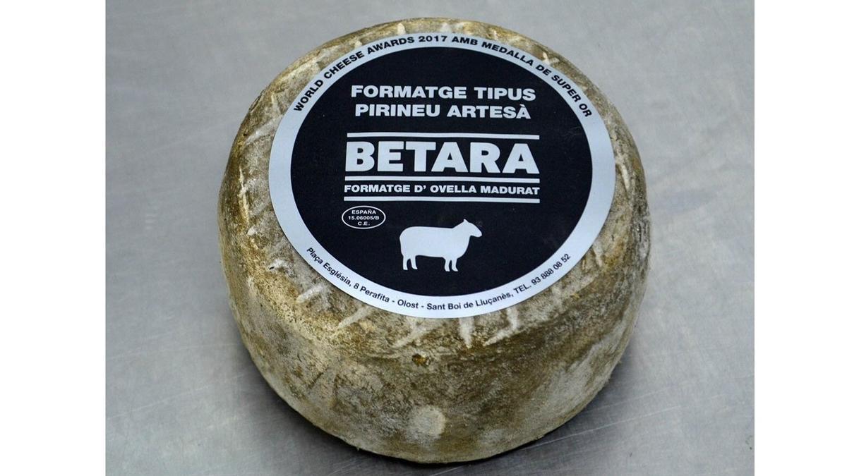 Queso L'ovella del Pirineu (Casa Betara), medalla Súper oro en la categoría de quesos de oveja semiduros y duros en los World Cheese Awards 2025.