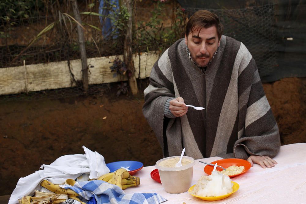 Jordi Roca visita la serra de Vilches, a Xile, on li mostren l''elaboració del gelat