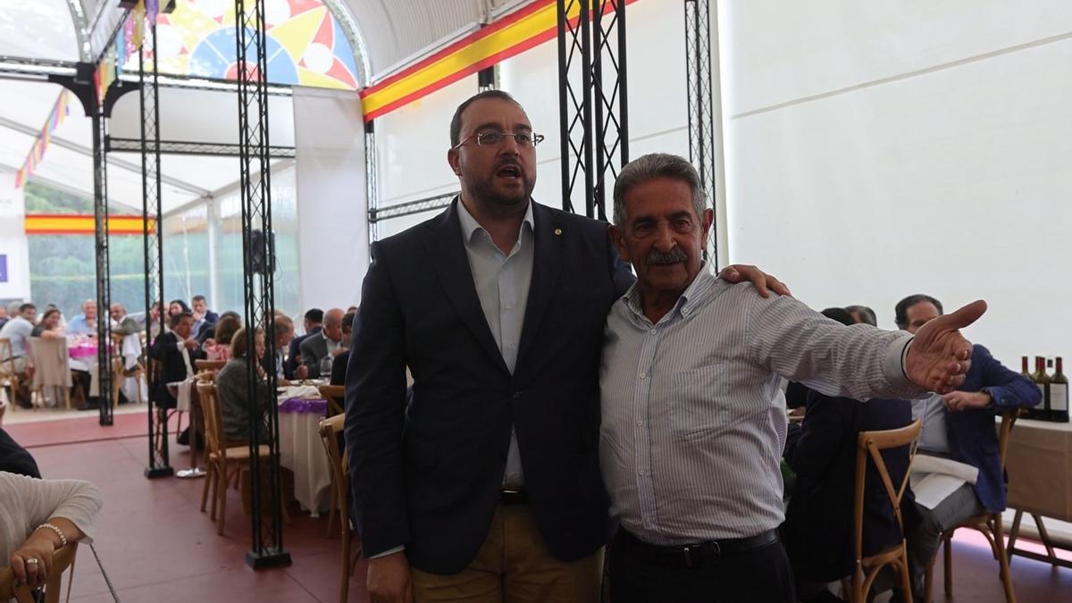 Barbón y Revilla cantan juntos por "una identidad geográfica, histórica y cultural de dos pueblos hermanados"