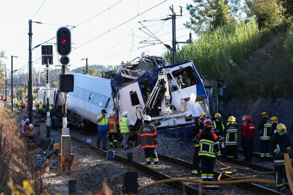 El suceso se produjo cuando el convoy chocó contra una máquina que reparaba una catenaria.