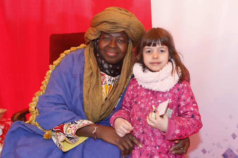 Els nens visiten el patge dels Reis Mags d'Orient - Fotos del 3 de gener de 2020