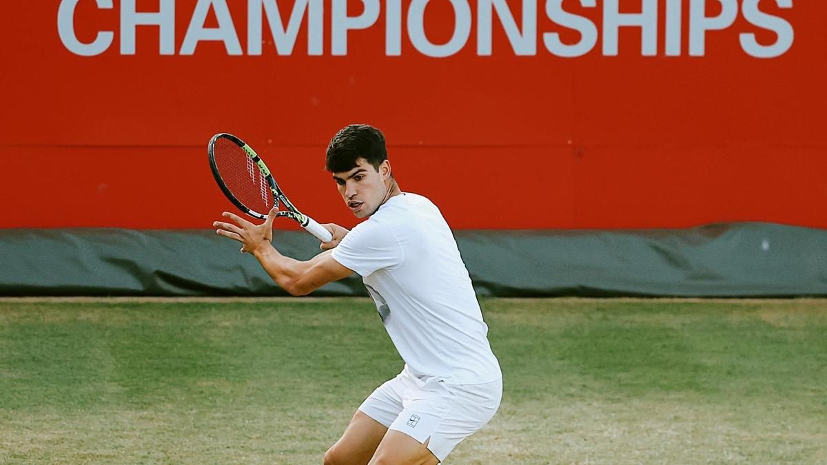 Carlos Alcaraz, en un entrenamiento en Queen's
